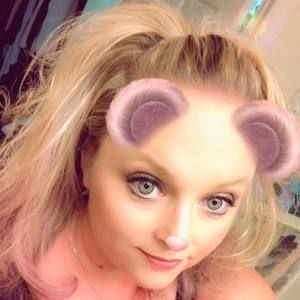 Meet your Posher, Carrie